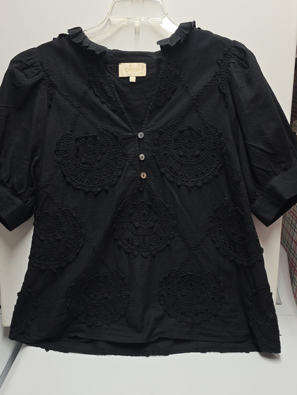 entro Womens Black Embroidered Eyelet Ruffled Short Sleeve Blouse Size L Cotton - Picture 8 of 8